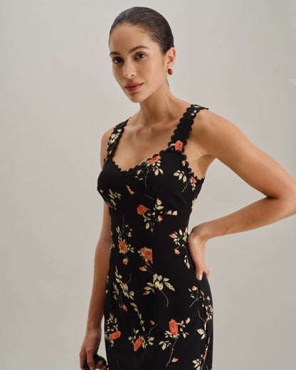 Zwarte Bloemen Maxi Jurk met Ruffles en Spaghetti Straps